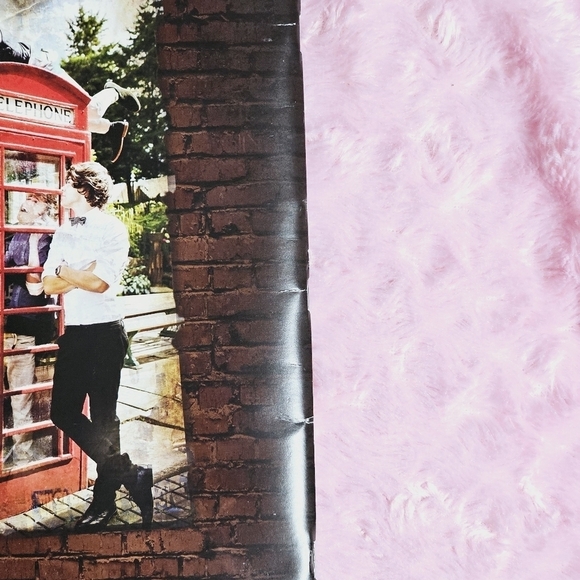 One Direction Tour 2013 Concert Program Book - Picture 4 of 7